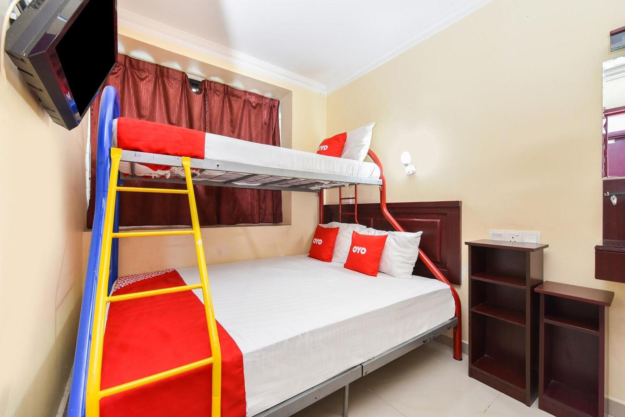 Super Oyo 90562 J Hotel Pj Petaling Jaya Esterno foto